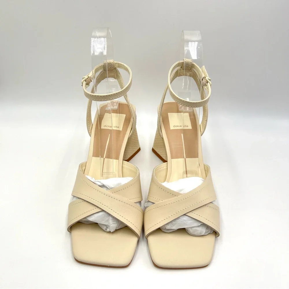 Dolce Vita Womens 7‎ 7M Tiki Cream Leather Square Toe Block Heels Sandals Shoes
